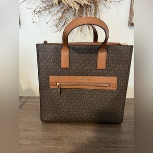 Michael Kors Kenley Large Tote Bag